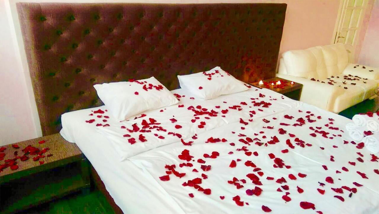 Emperum Nelson Hotel Chisinau Luaran gambar