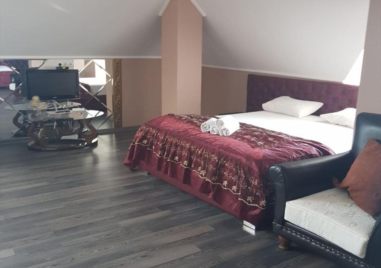 Emperum Nelson Hotel Chisinau Luaran gambar