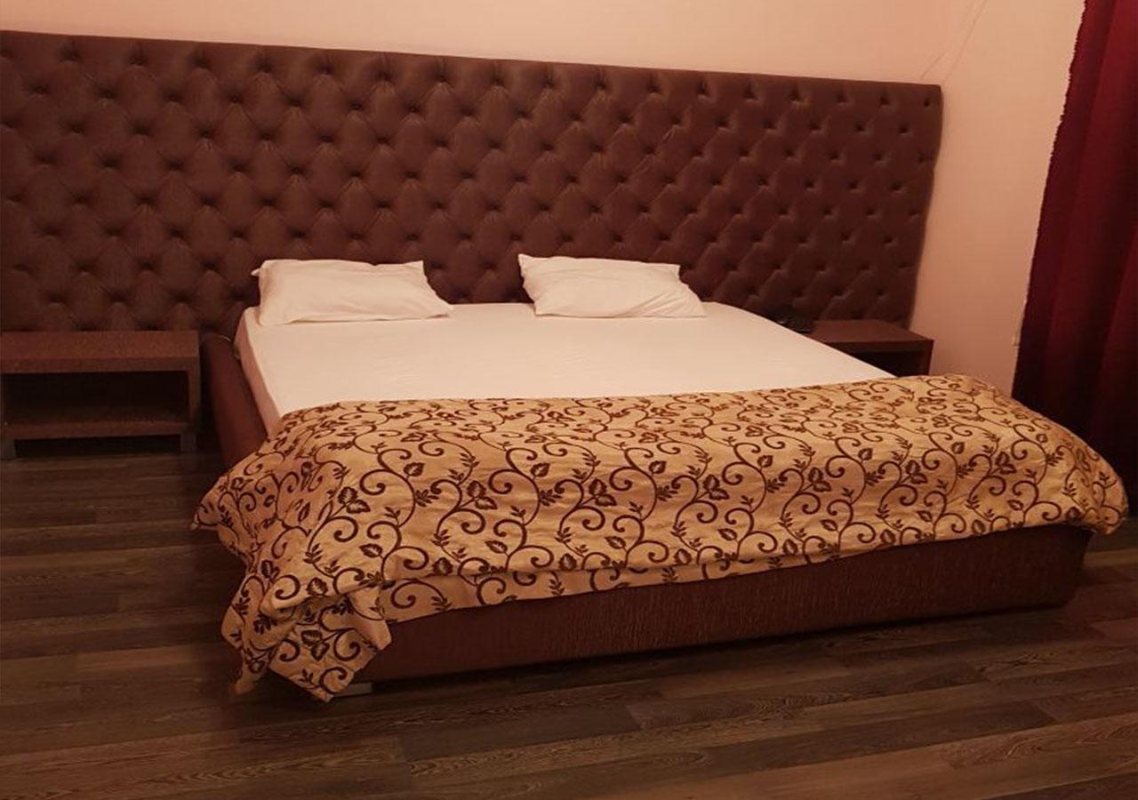 Emperum Nelson Hotel Chisinau Luaran gambar