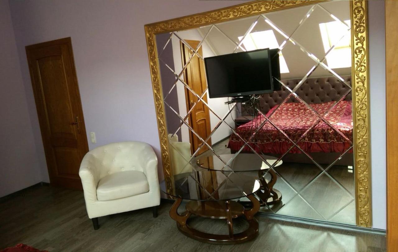 Emperum Nelson Hotel Chisinau Luaran gambar