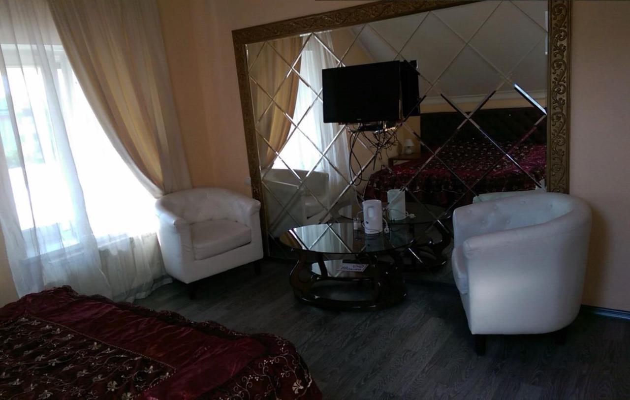 Emperum Nelson Hotel Chisinau Luaran gambar