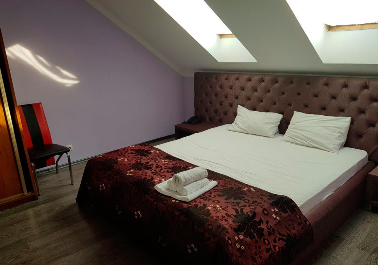 Emperum Nelson Hotel Chisinau Luaran gambar