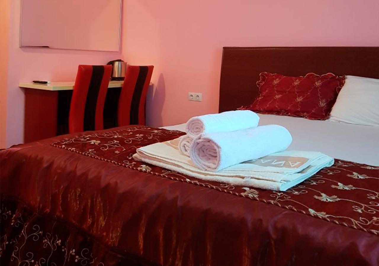 Emperum Nelson Hotel Chisinau Luaran gambar